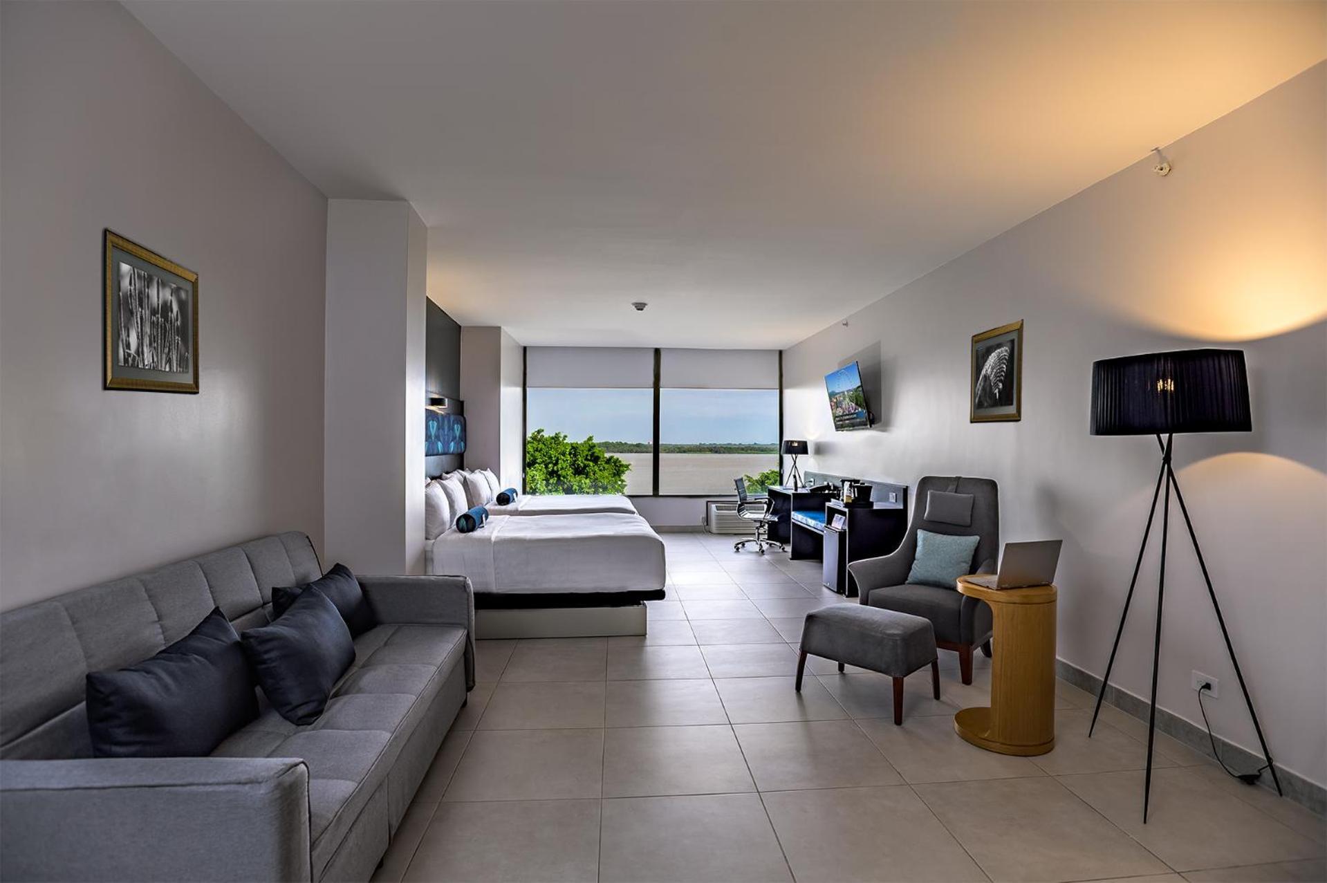 Hotel Doubletree By Hilton Guayaquil Exterior foto