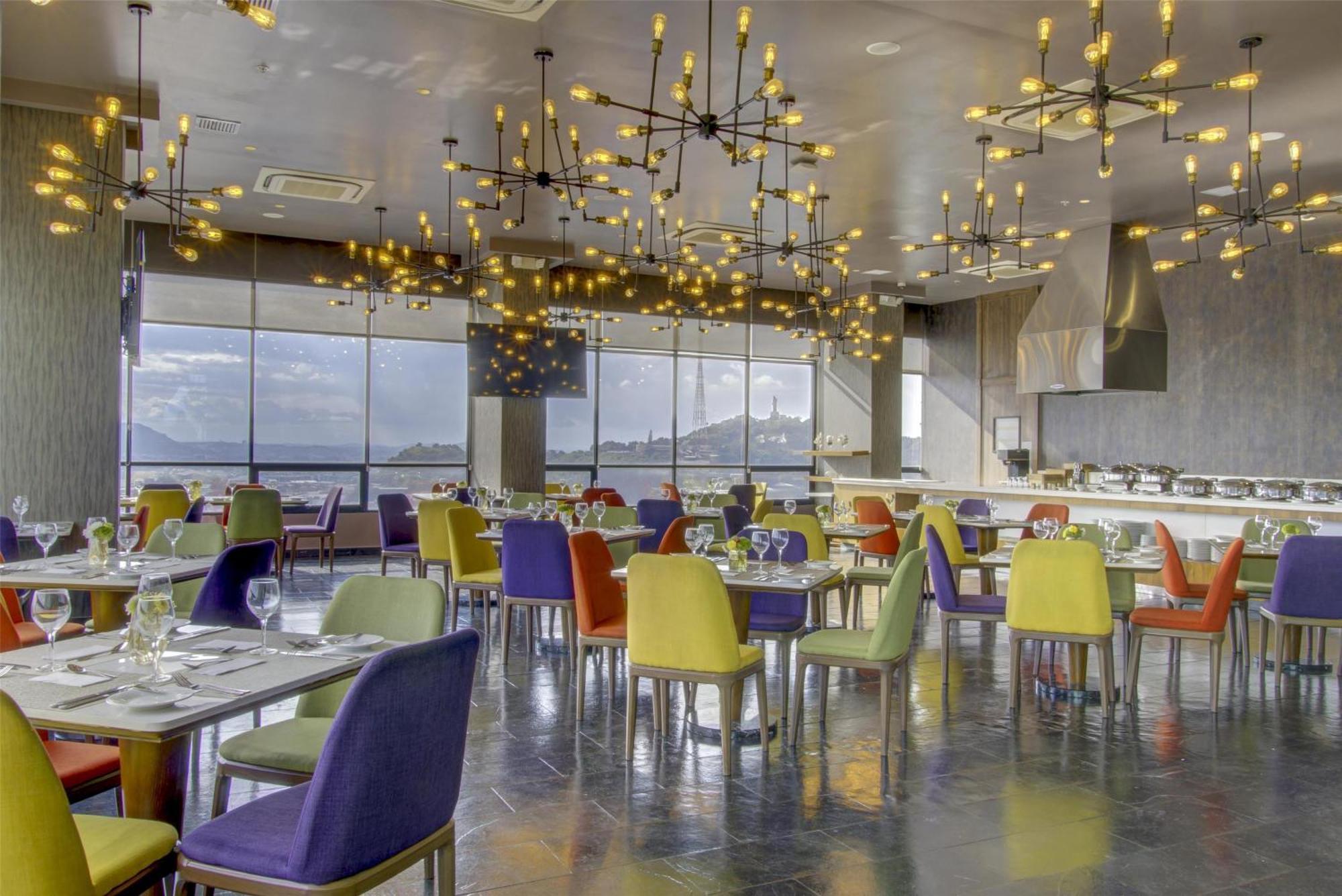 Hotel Doubletree By Hilton Guayaquil Exterior foto